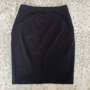 Body by Victoria black (pocket not functional just decorative) Great cond skirt.